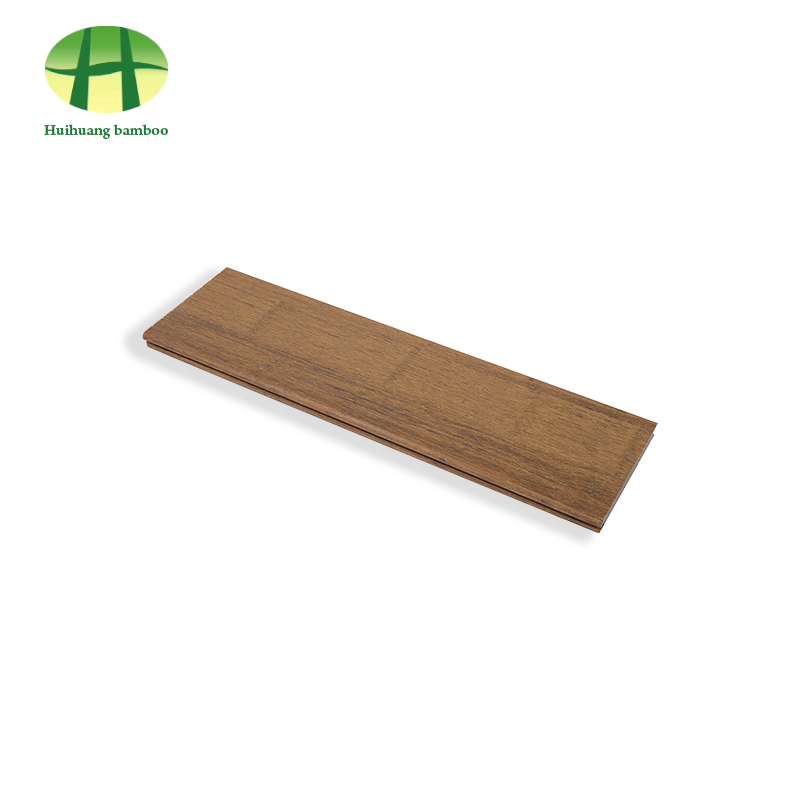 Pardoseală din bambus, de culoare naturală, lucioasă